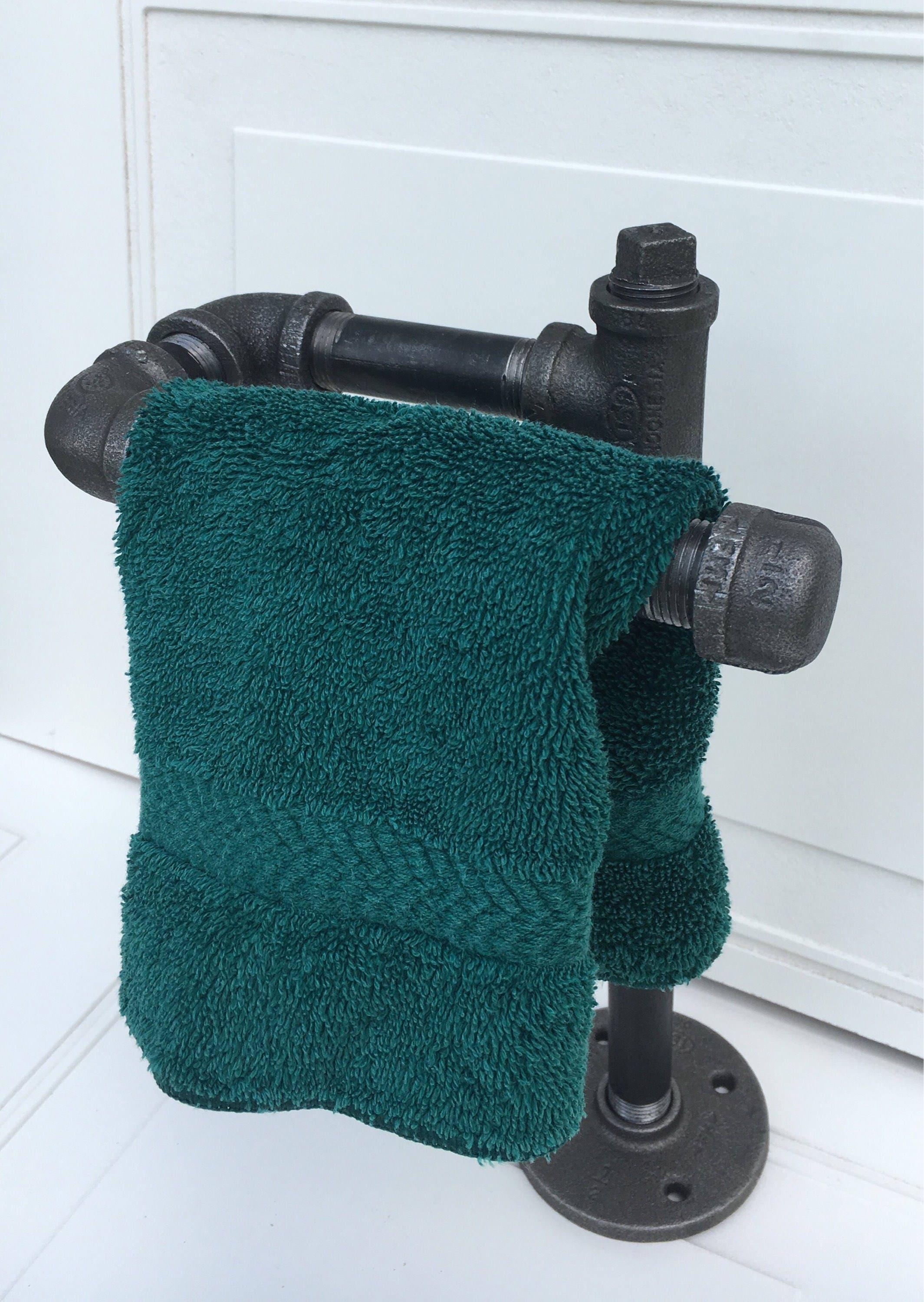 Industrial Towel Holder / Towel Holder/Bathroom Towel/Barn Pipe / Pipe