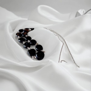 Black Coral Necklace. Collar de Coral Negro.