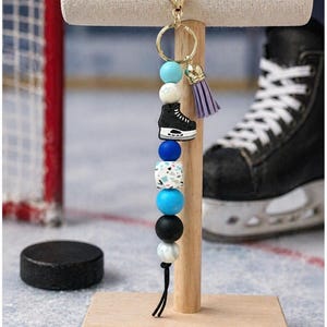 Hockey Skate Keychain | Silicone Beaded Hockey Mom Gift | Sports Bag Charm | Hockey Lover Accessory | Team Gift Idea | Stocking Stuffer