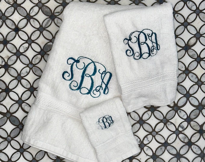 Luxurious Monogrammed Towel Set: The Perfect Gift for Every Occasion - Personalized Towel- Wedding Gift- Graduation Gift- College Gift