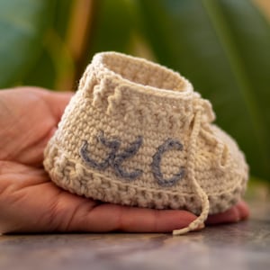 Custom crochet baby shoes with shoelaces and hand-embroidered initials - Made to order