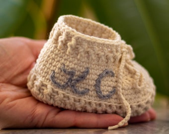 Custom crochet baby shoes with shoelaces and hand-embroidered initials - Made to order