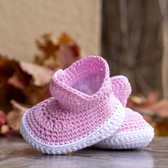 Zapatitos de bebé rosas de crochet hechos a mano 100 algodón