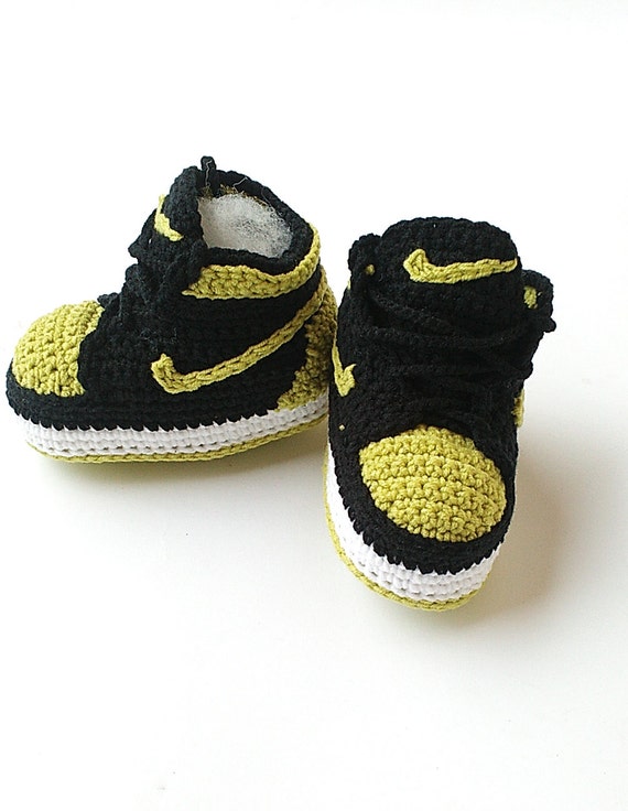 crochet baby jordans