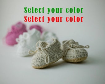 Crochet baby booties, Newborn baby shoes brown, beige, white or personalized color, From newborn to toddler sizes, Soft first baby shoes