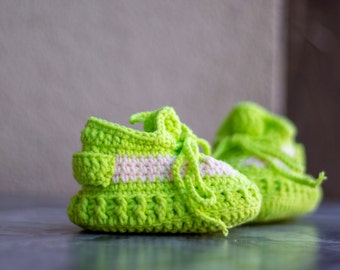 Crochet baby girl or boy shoes, Green baby crochet sneakers, Newborn bootie, Baby shower gift