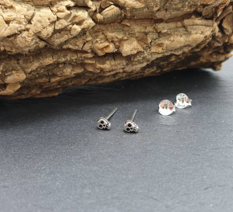 30pcs-S002 jewelry Gold Silver Pink gold Heart Eyed Skull Studs Earrings Earrings