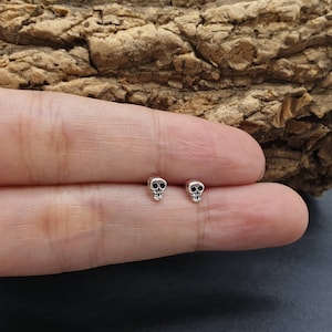 3 mm Skull Stud Earrings, Silver Skull Earrings, Skull Ear Studs, Skull Studs, Gothic jewelry, Skeleton Jewelry, Halloween Jewelry