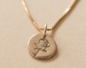 ローズ • 6月の誕生花チャームネックレス、14Kゴールドフィルド、.925 