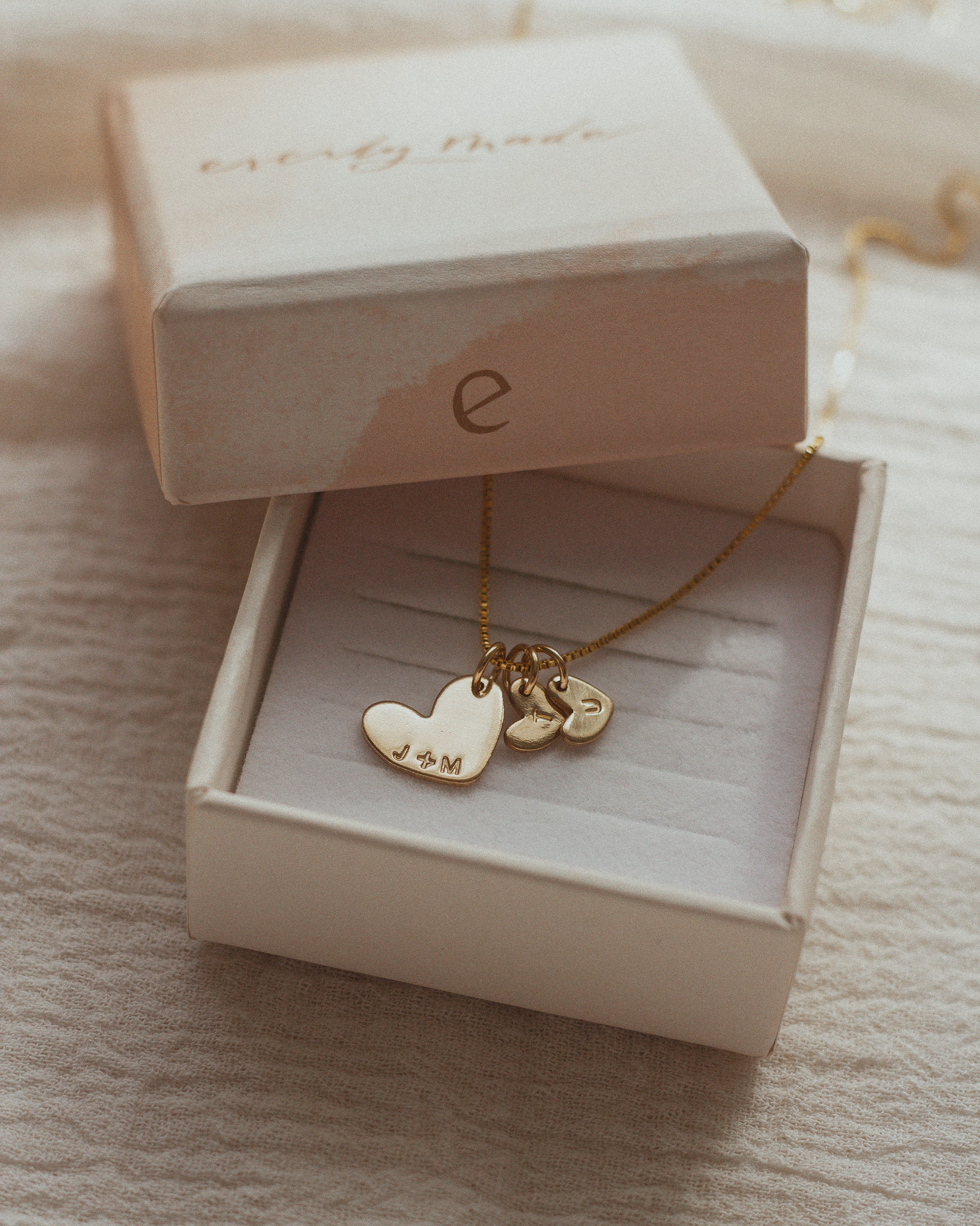 ★21-22新作★DEEPBROW★initial and heart necklace 31cUQIXi8sL.jpg_BO30,255,255,