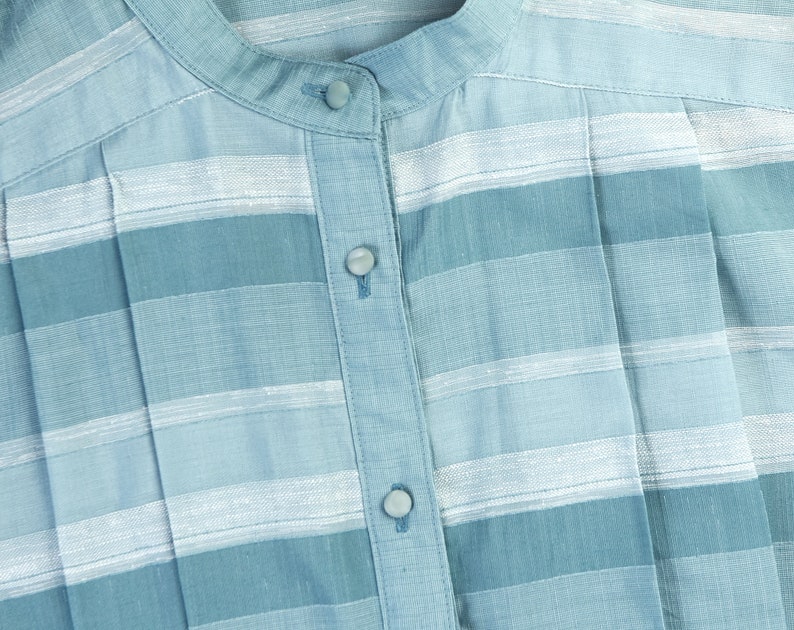 Women vintage blue striped top Short sleeve blouse Women/'s vintage clothing Vintage wear