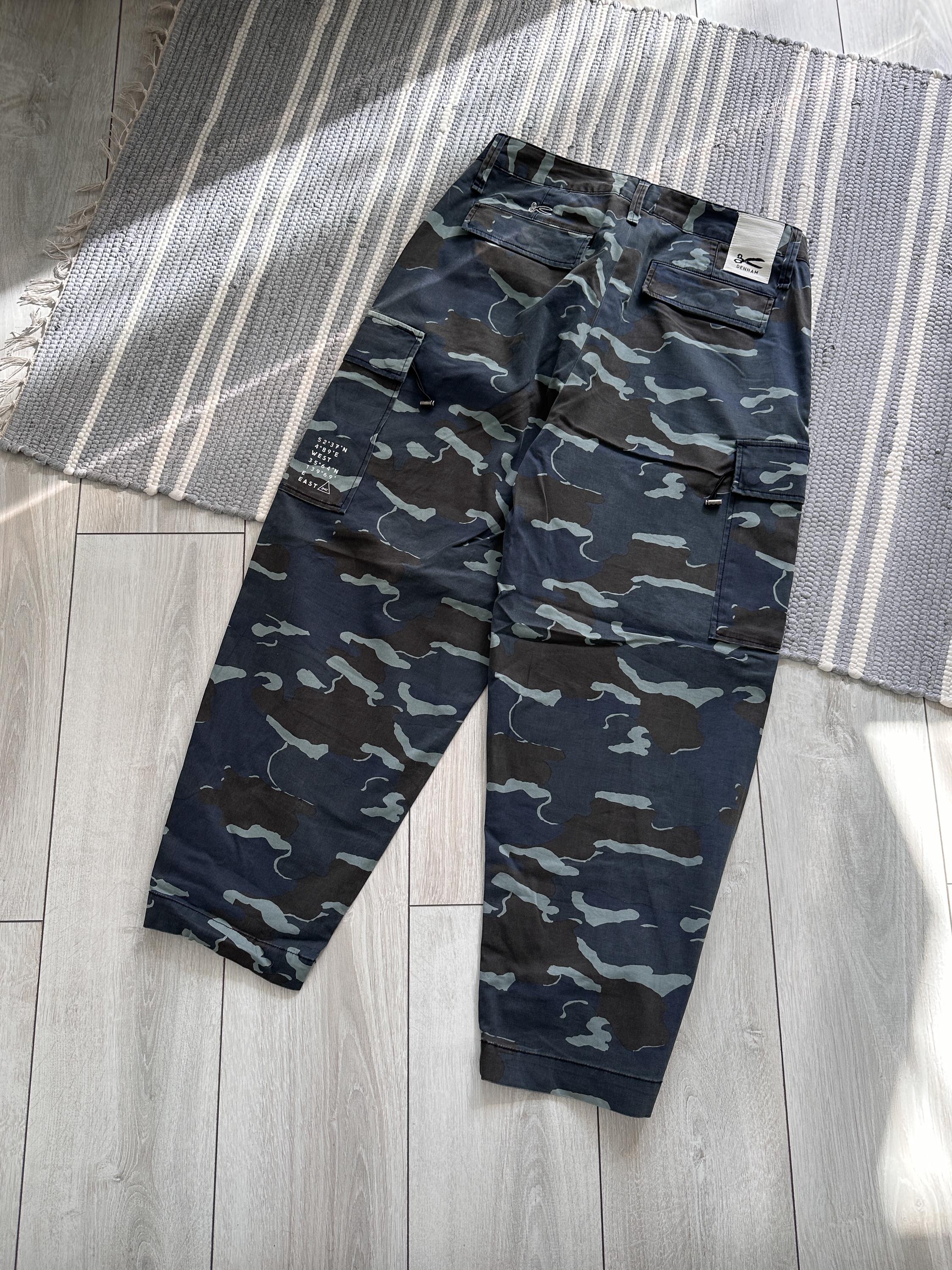 DENHAM TECH DENIM CARGO NAVY S 新品未使用最終値下 DENHAM TECH DENIM CARGO NAVY S 新品未使用最終値下
