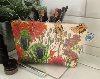 Trousse de maquillage florale faite main : pochette de voyage chardon et abeilles