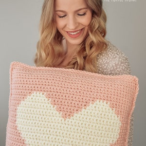 Bulky Love to Cuddle Pillow Crochet Pattern Crochet Heart Pillow Valentine's Day Crochet image 6