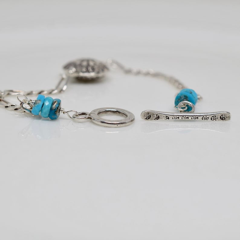 Beachy Chic Karen Hill Tribe Printed Bar and Toggle Clasp Sterling Silver Sleeping Beauty Turquoise Bracelet Heavy Figaro Chain