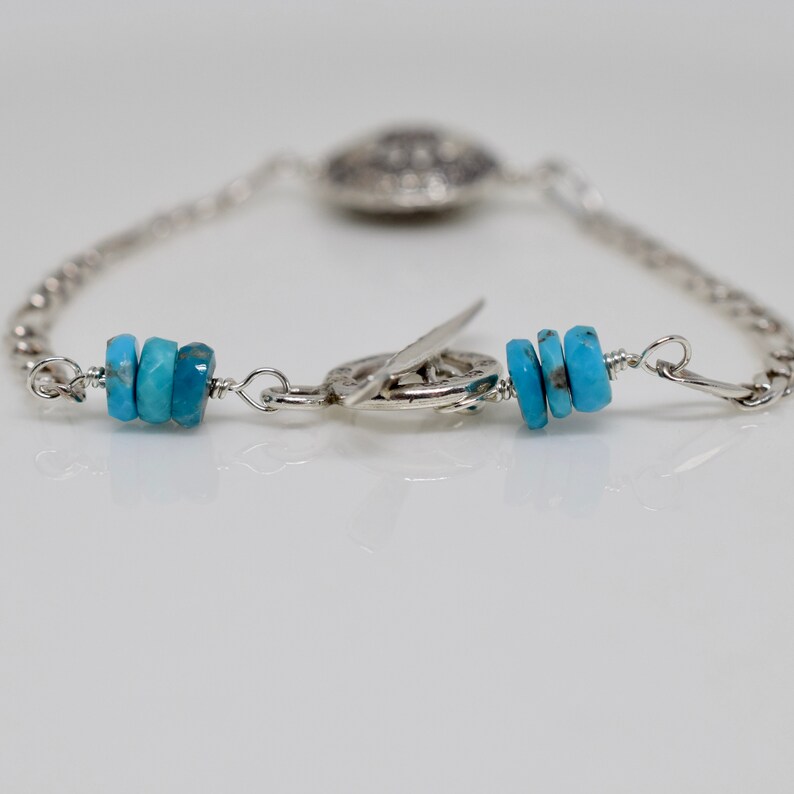 Beachy Chic Karen Hill Tribe Printed Bar and Toggle Clasp Sterling Silver Sleeping Beauty Turquoise Bracelet Heavy Figaro Chain