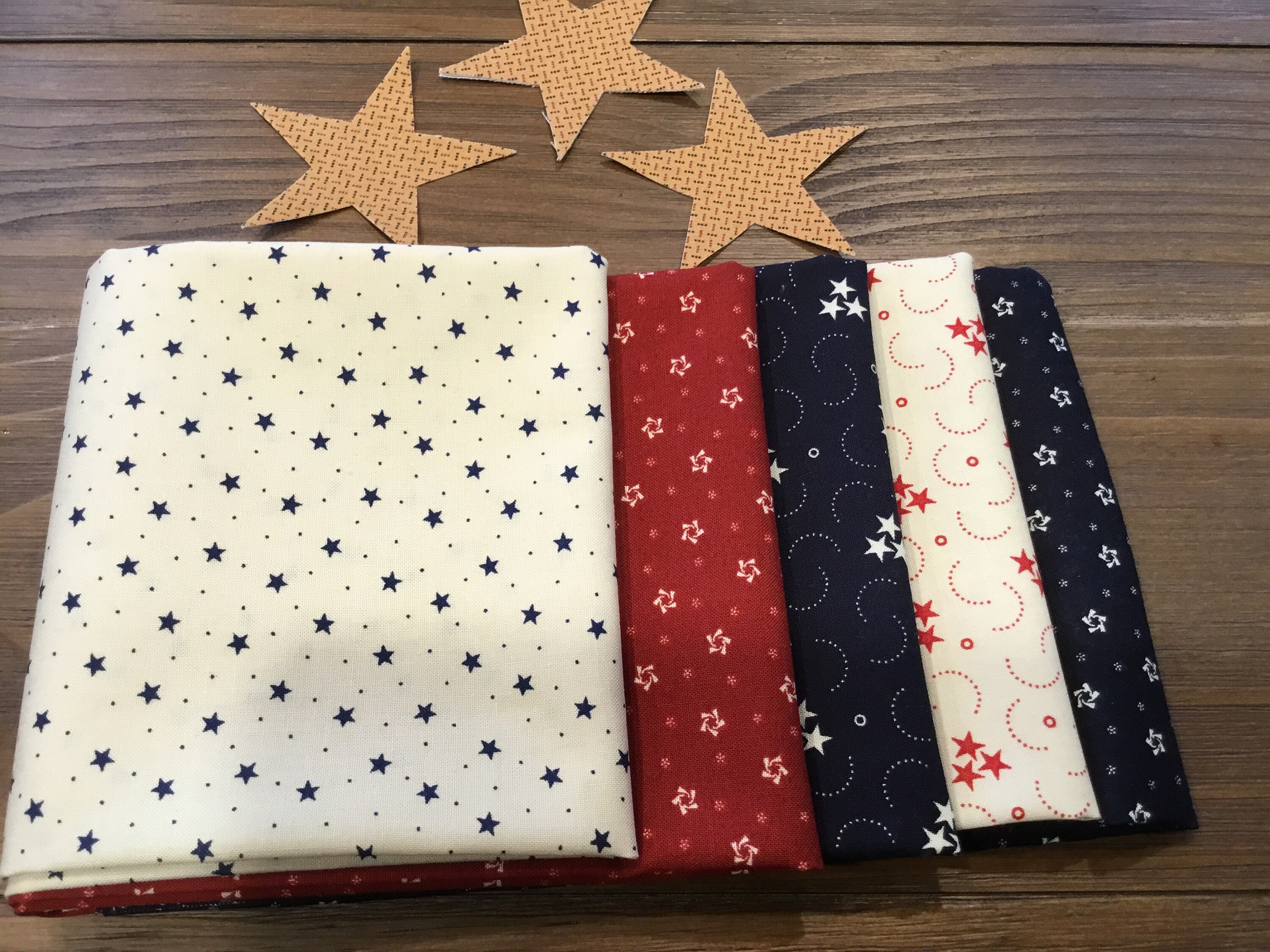 Moda / Fabric / Quilting Fabric / Fat Quarters / Primitive Gatherings