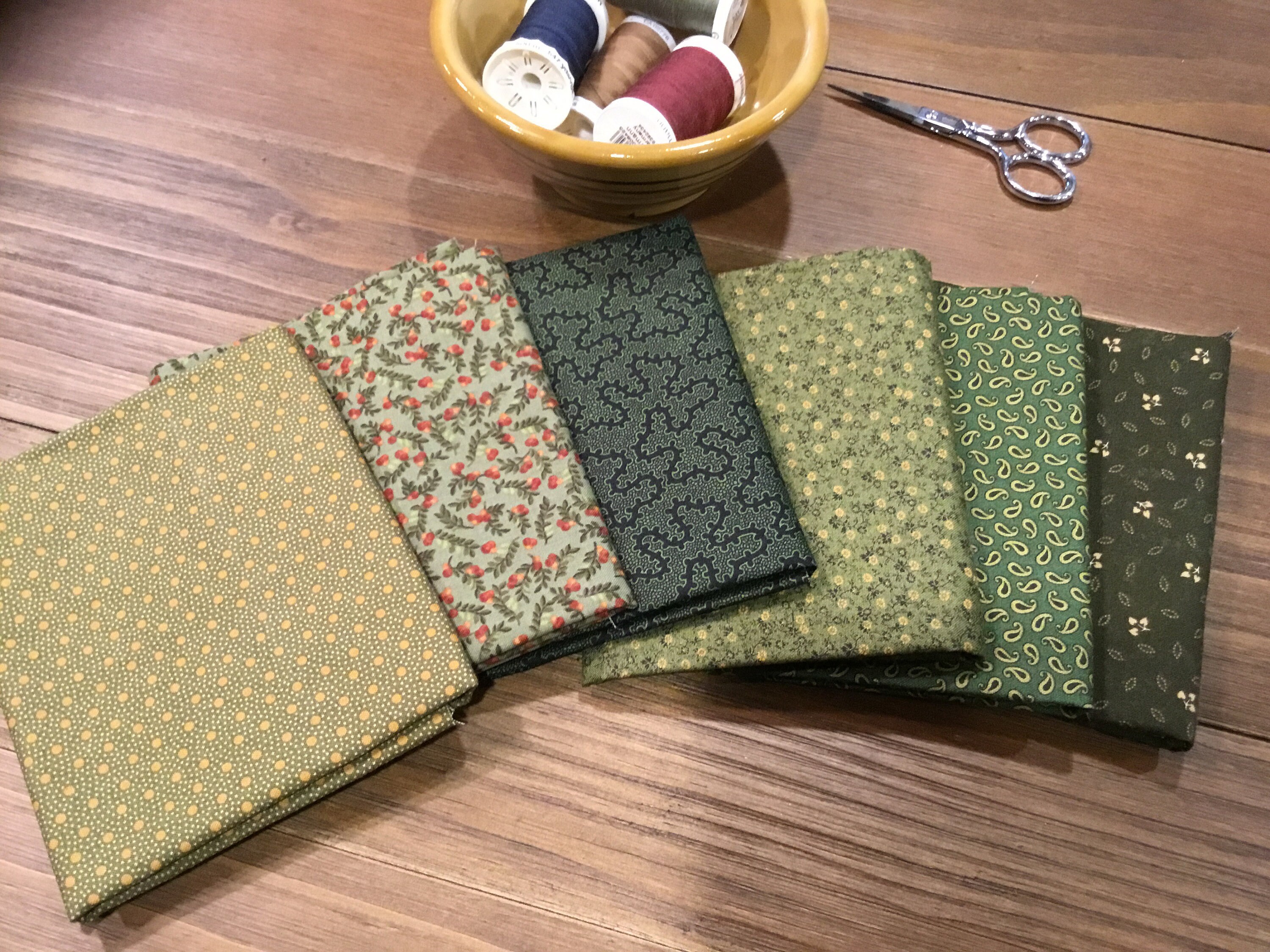 Item # 179***SALE*** / Fabric / Quilting Fabric / Fat Quarters