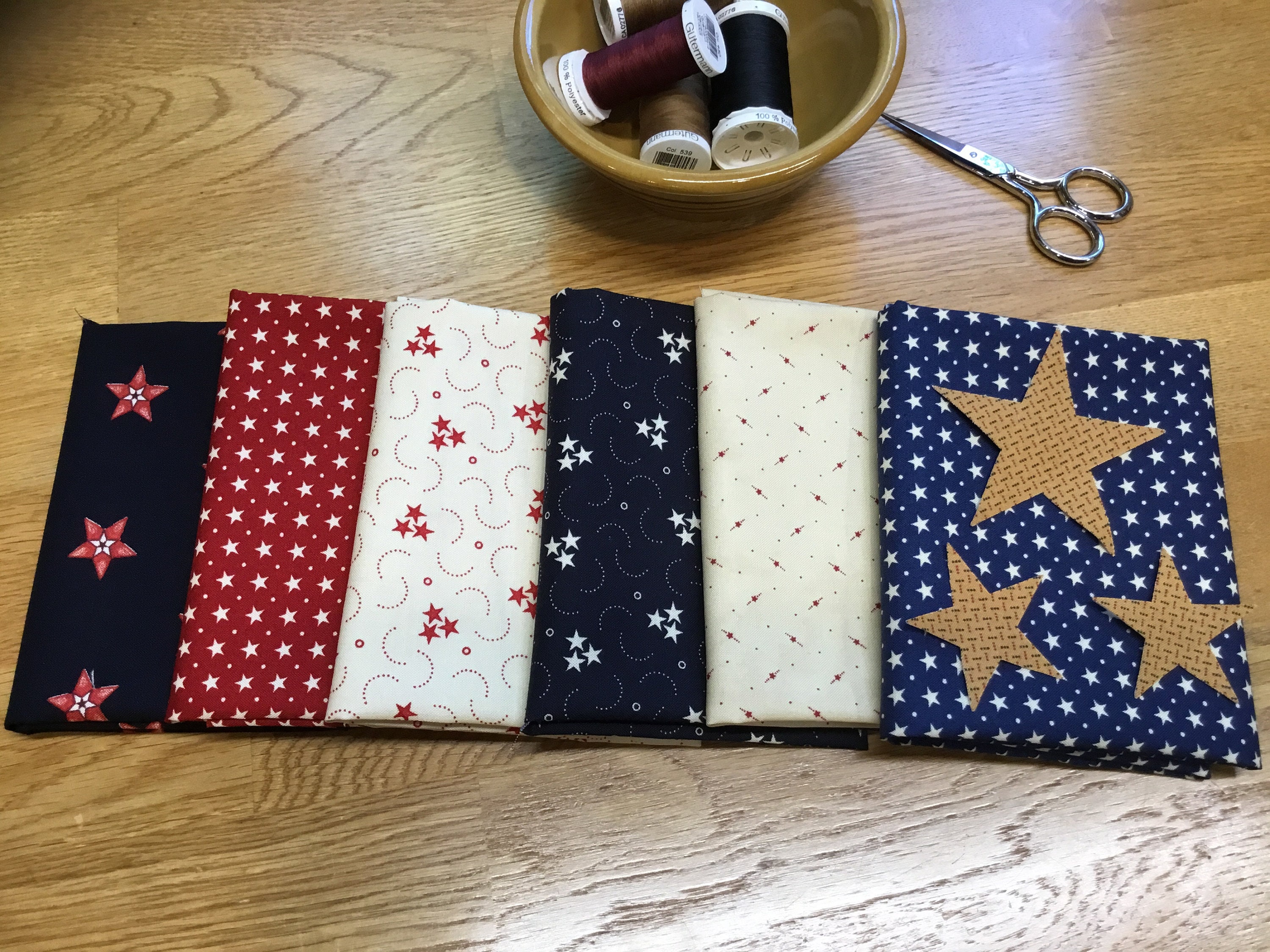 Moda / Fabric / Quilting Fabric / Fat Quarters / Primitive Gatherings