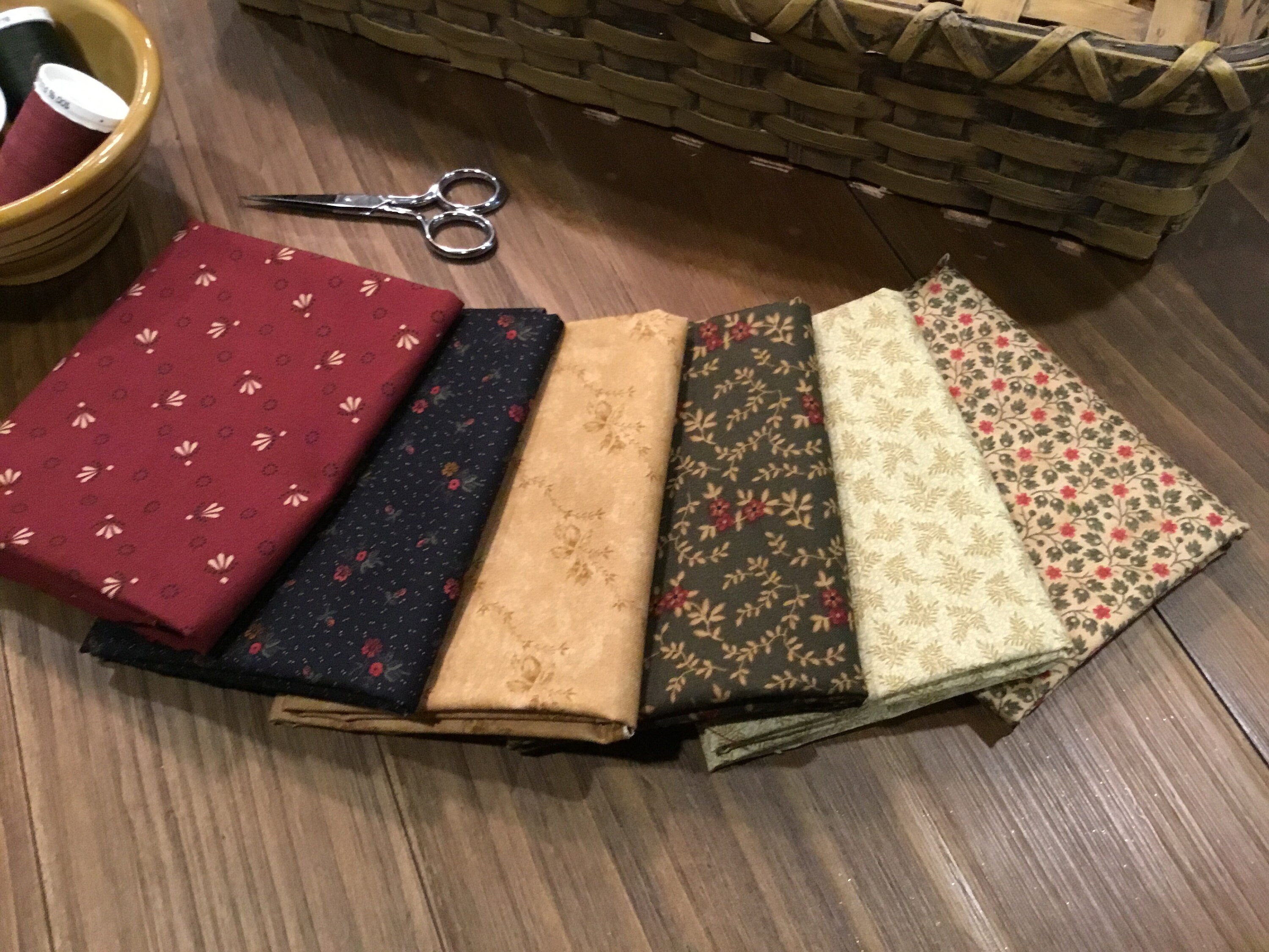 Item # 147***SALE*** / Fabric / Quilting Fabric / Fat Quarters