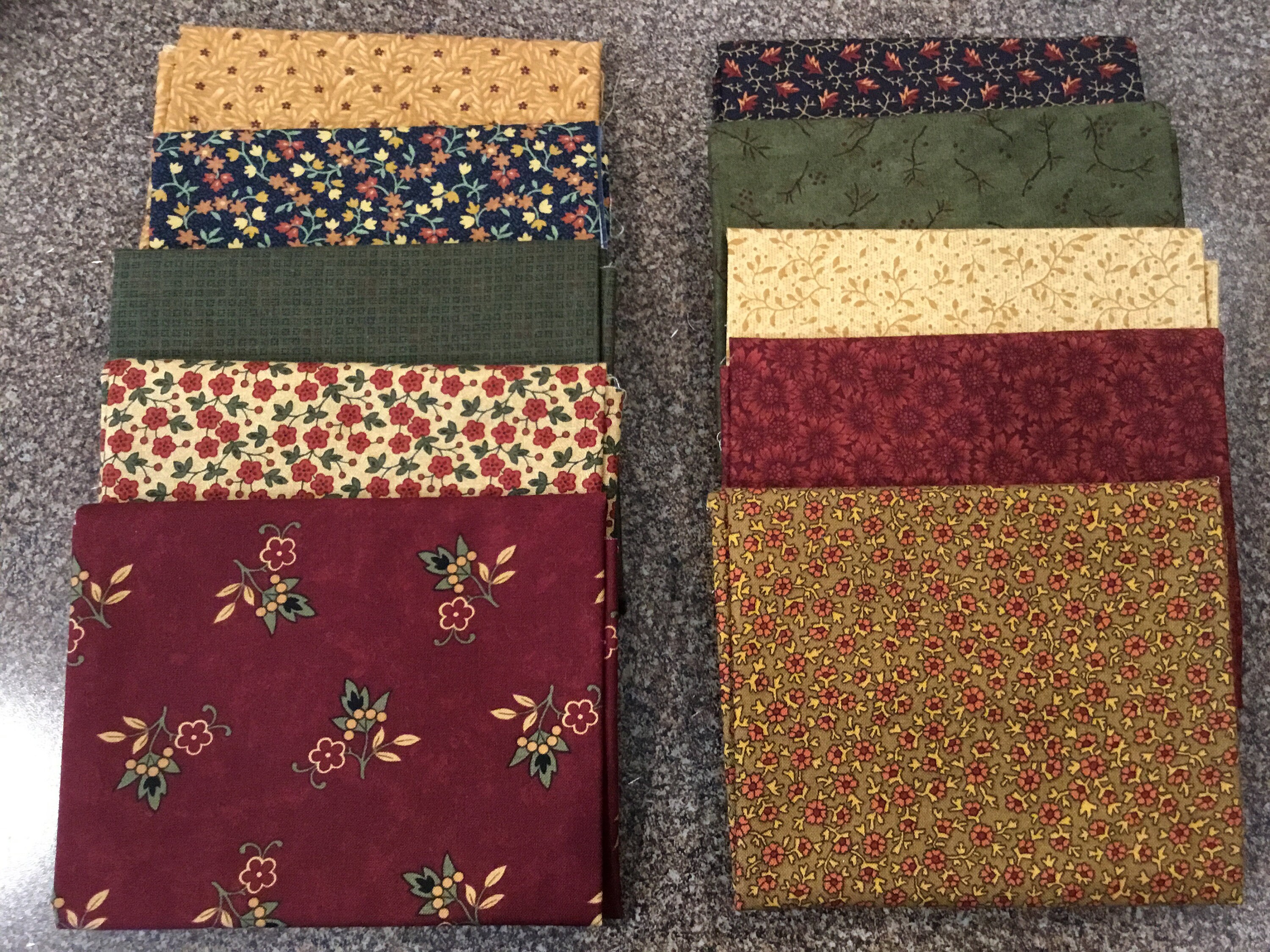 Item # 135/ ***SALE*** / Fabric / Quilting Fabric / Fat Quarters