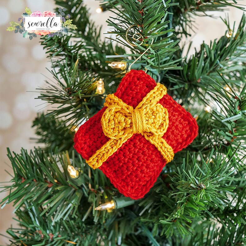 Crochet Present Christmas Ornament Pattern pdf instant digital | Etsy
