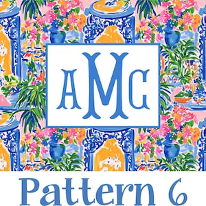 Puede incluir: Un patr&oacute;n vibrante y colorido con un dise&ntilde;o floral y arquitect&oacute;nico en tonos azules, amarillos, rosas y verdes. Incluye un rect&aacute;ngulo blanco con las letras azules "AMC" y el texto "Pattern 6" en azul.