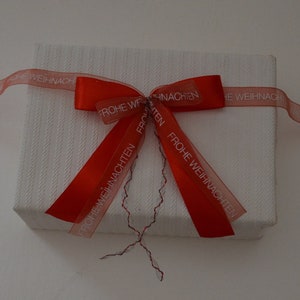 4x Merry Christmas, bow with text red gift bow for parcels, gift wrapping image 3