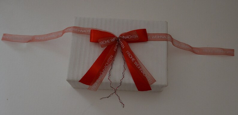 4x Merry Christmas, bow with text red gift bow for parcels, gift wrapping image 3