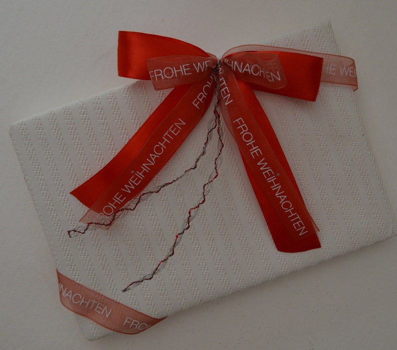 4x Merry Christmas, bow with text red gift bow for parcels, gift wrapping image 2