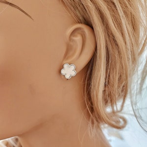 Clover Leaf Stud Earrings 925 Sterling Silver / Mother of Pearl / Solid Silver / Gift for Her / Fancy Stud Earrings