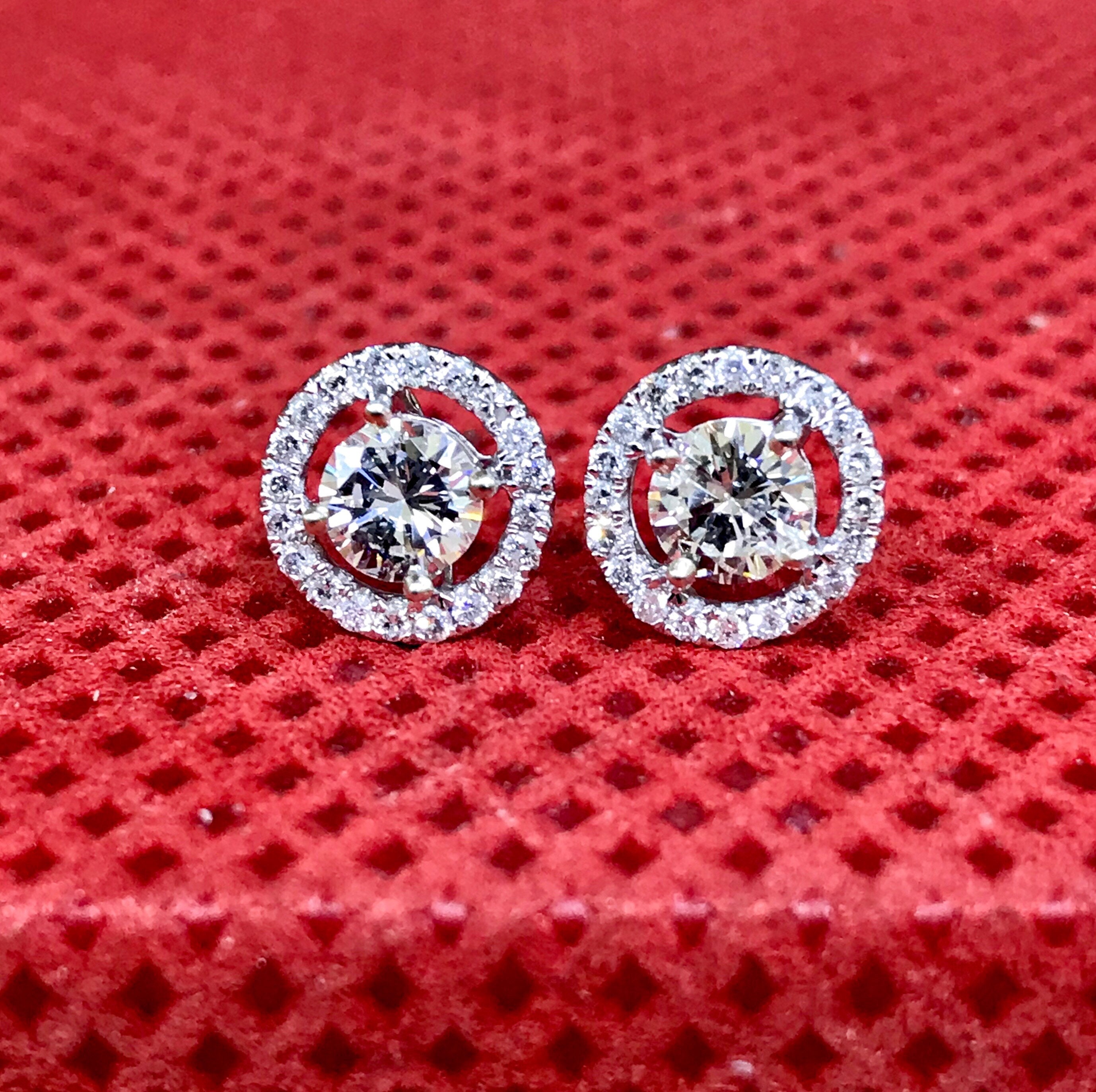 14k White Gold Genuine .95 Cttw Round Brilliant Cut Diamond