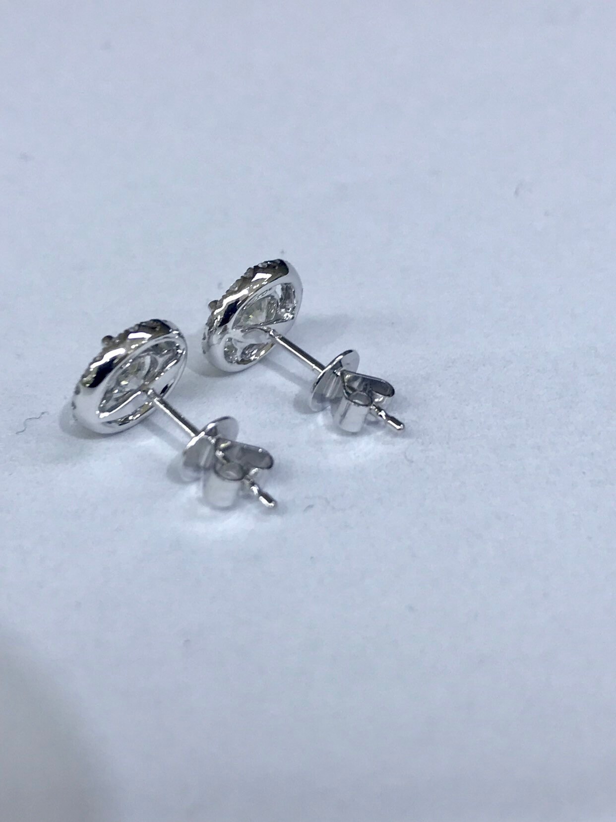 お歳暮ならオンライン Earrings Stud Halo Diamond Tw. 0.95ct. 14K Gold White アクセサリー