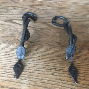 Gate Pull with Leaf Design