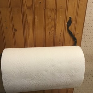 Leaf paper towel holder