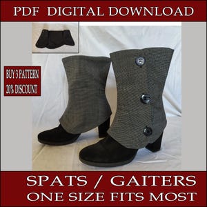 Pode incluir: Polainas cinzentas com sapatos de camurça pretos. As polainas têm fecho de botão e são feitas de um tecido texturizado. A imagem também inclui o texto "PDF DIGITAL DOWNLOAD", "BUY 3 PATTERN 20% DISCOUNT" e "SPATS / GAITERS ONE SIZE FITS MOST".
