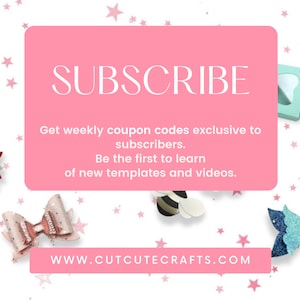 Op de afbeelding: Roze grafiek met de tekst "SUBSCRIBE" in wit. Ontvang wekelijkse kortingscodes exclusief voor abonnees. Wees de eerste die op de hoogte is van nieuwe sjablonen en video's. WWW.CUTCUTECRAFTS.COM
