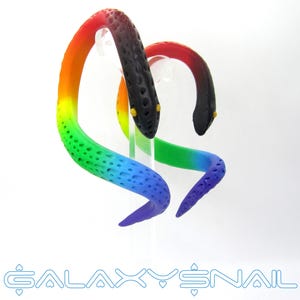 Die Regenbogen Schlangen Ohrstecker Gauges 6g ,4g, 2g, 0g, 00g, 3/8", 7/16", 1/2", 9/16", 5/8", 3/4", 7/8" , 2,5 cm buntes Fantasie-Ohr
