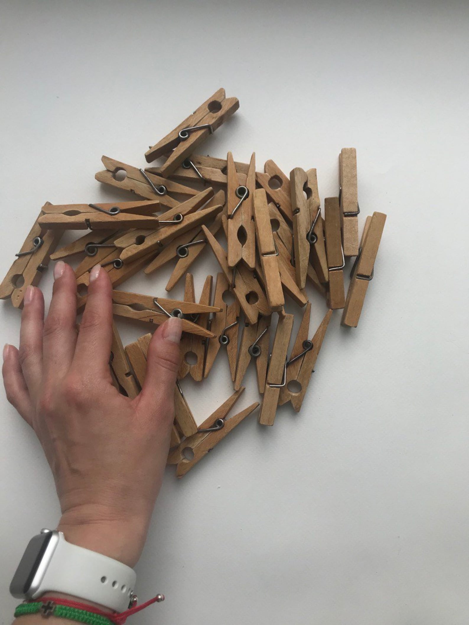 10 Vintage Wooden Clothes Pins, Vintage Wooden Peg Pins, Vintage