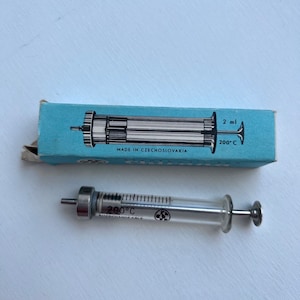 Vintage Unused Glass Syringe 2ml Czechoslovakia syringe vintage medical equipment, new syringe for cosplay doctor nurse costume