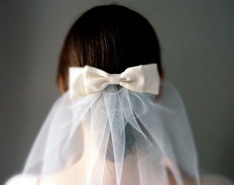Shoulder Length Veil, 1950's Vintage Style Ivory Tulle with Vintage Silk Bow Comb 'Grace'