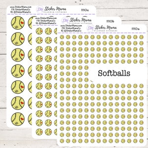 Könnte beinhalten: Eine Blatt Planer-Aufkleber mit einem sich wiederholenden Muster aus gelben Softball-Symbolen mit roten Herzen. Der Text "Softballs" ist in Schwarz am unteren Rand des Blattes gedruckt. Der Text "Sticker Mama Planner Stickers" ist oben auf dem Blatt gedruckt.
