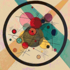 Op de afbeelding: Abstracte kunstprint met een zwarte cirkel die een compositie van kleurrijke cirkels en lijnen omlijst. De cirkels zijn in tinten rood, geel, teal en roze, tegen een beige achtergrond met diagonale strepen.