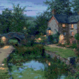 以下が含まれることがあります： 薄明かりの中で、緑豊かな木々と石橋に囲まれた、窓が灯された可愛らしいコテージを描いた絵画。穏やかで静かな雰囲気を作り出す、夕暮れの柔らかな光に包まれています。