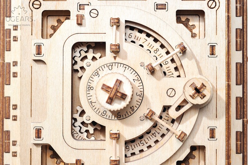 Конструктор сейф. 3д-пазл ugears сейф. конструктор югерс сейф. 70011 сейф. картинки сейфа югирс.