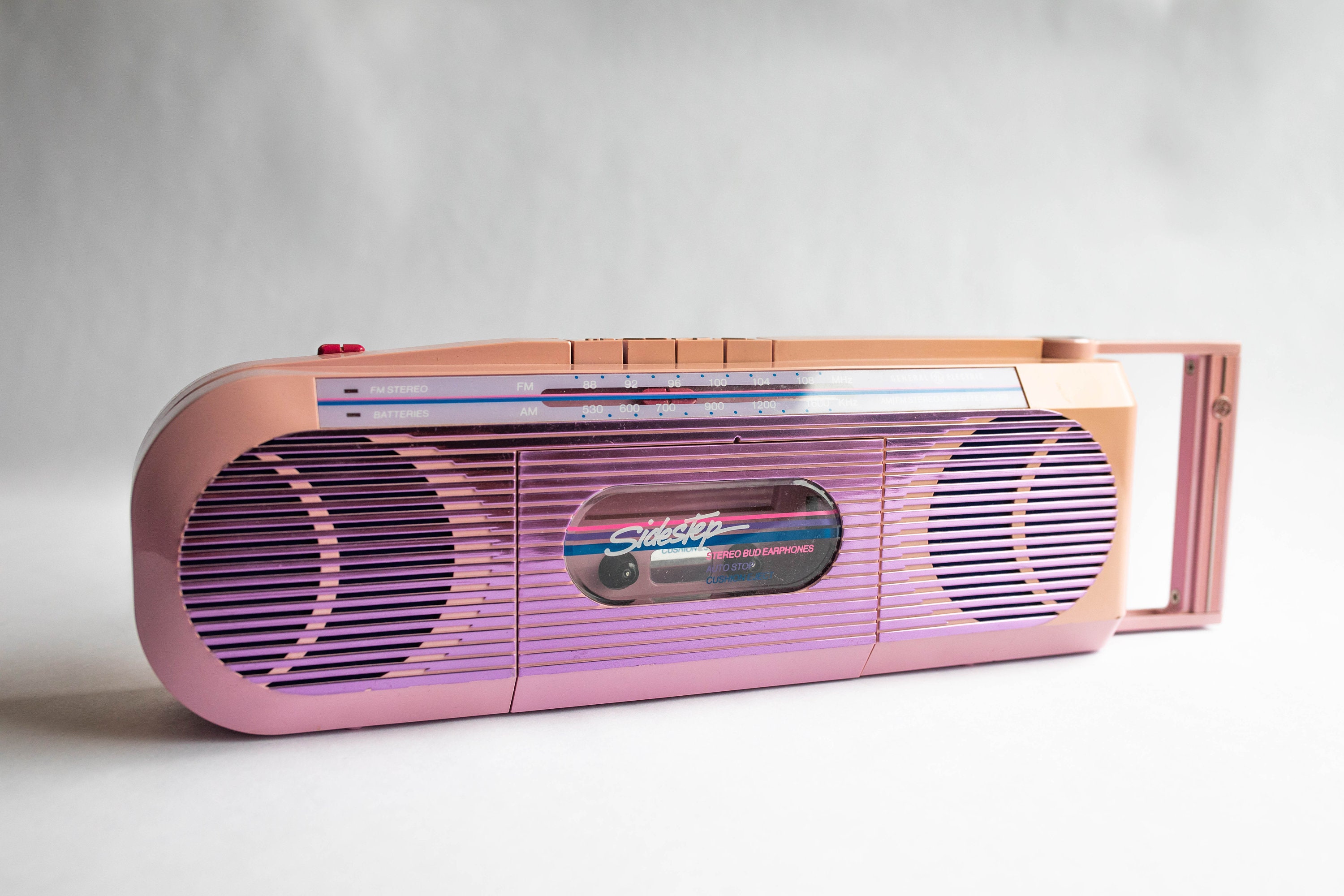 1980's GE Sidestep Pink Radio and Cassette Player! MINT CONDITION