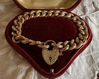OUTSTANDING 9K GOLD 23 grams EDWARDIAN  antique curb link bracelet fancy heart lock sentimental snakes suffragette chains  English U.K.