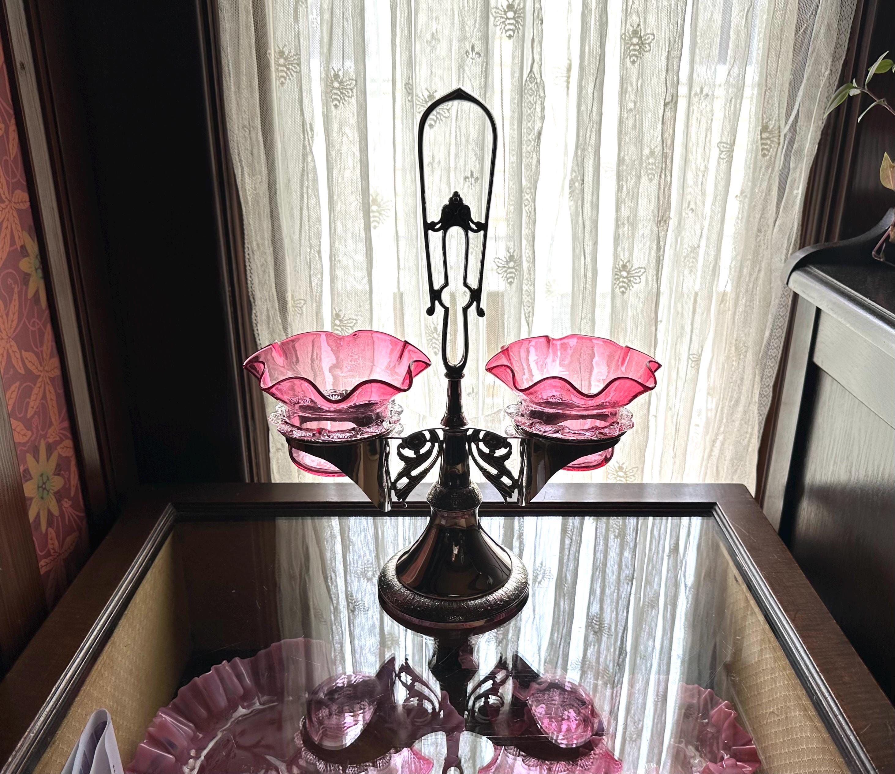 英国製ウランガラスのブライダル・バスケット Vintage Glass Brides Basket - Etsy Canada