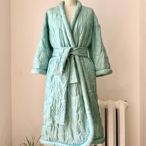 Vintage 50s 100% Silk Quilted Blue Pegnoir Dressing Gown Robe / Puffer Kimono Sleeves / Tie Belt / Seafoam Mint Green / Royal Lynne