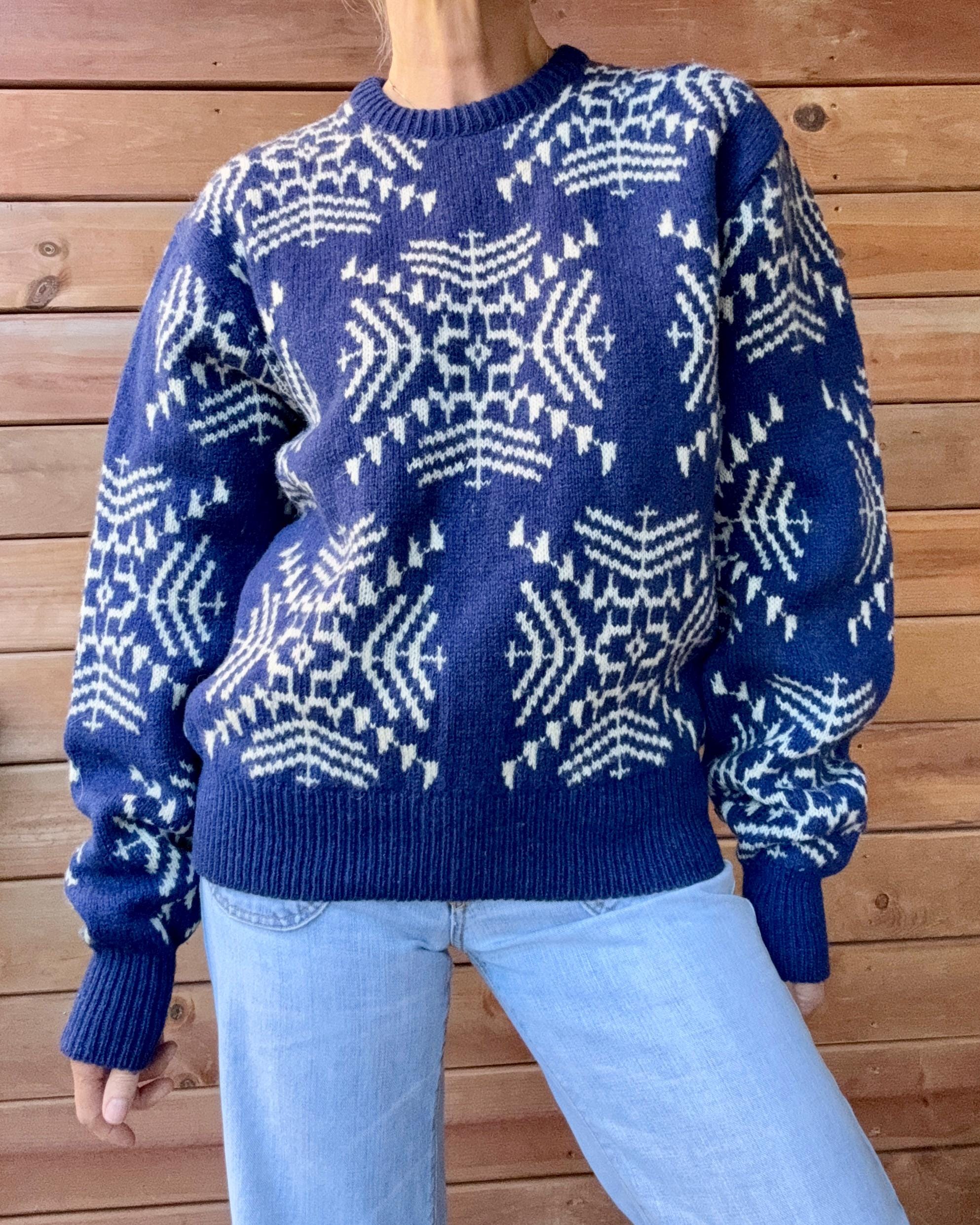 Vintage 1990s BOATHOUSE ROW Blue and White Wool Knit